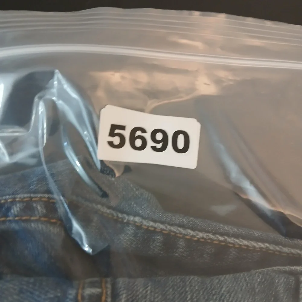 Levis 501 Jeans Mens 34x32 (FITS 32x30) Blue Straight Leg Button Fly Denim